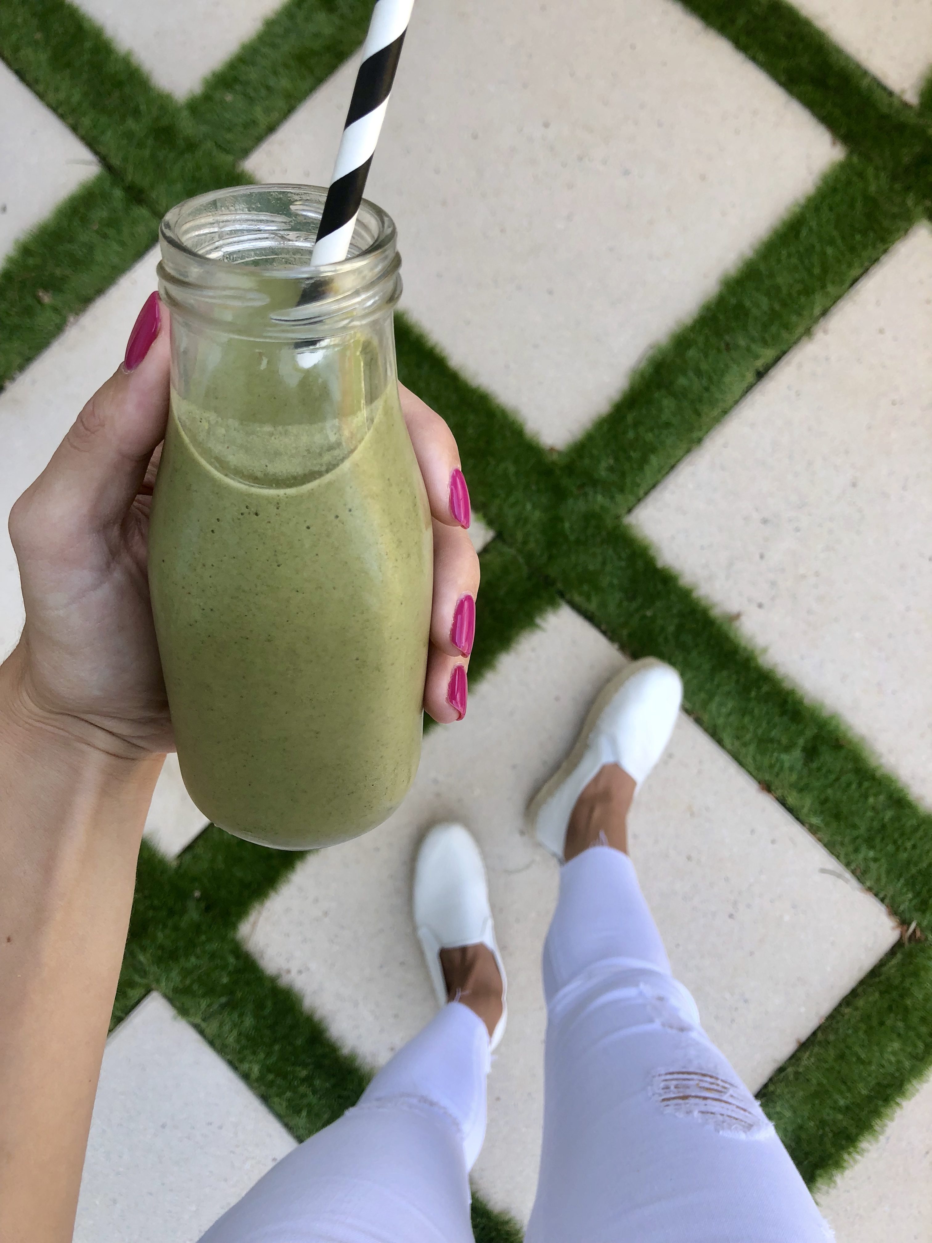 green smoothie with healthy greens