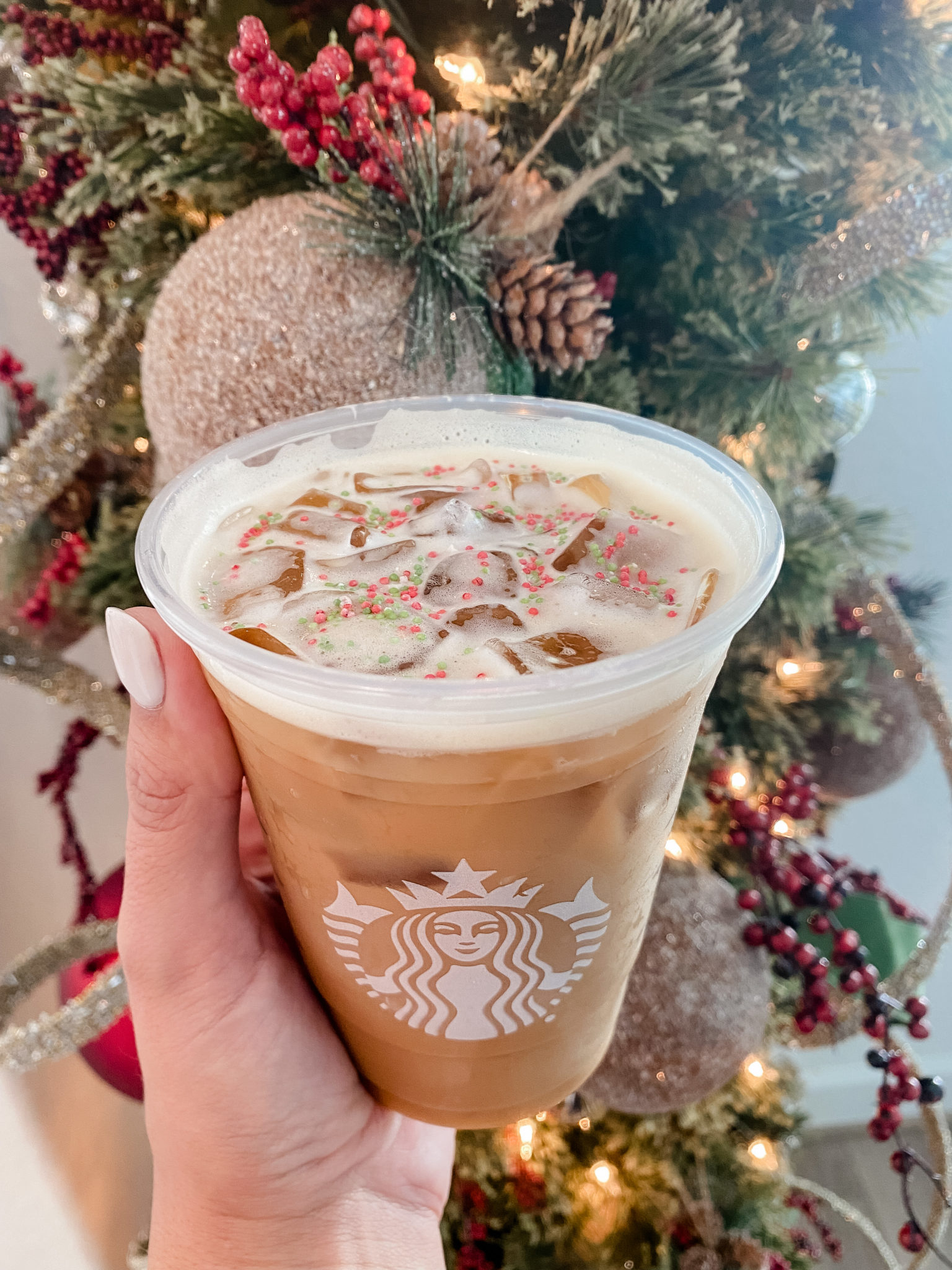 Healthy Starbucks Drink: Sugar Cookie Cold Brew | Lauren Gleisberg